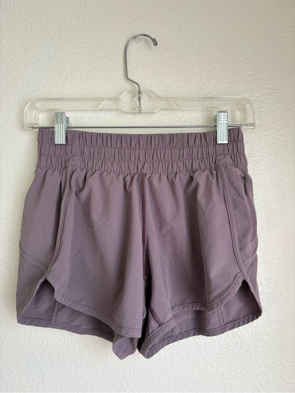 lululemon athletica women's mauve athletic shorts